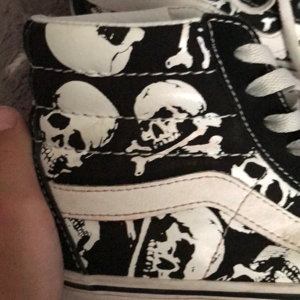 Shoes - Picture 2 of 6